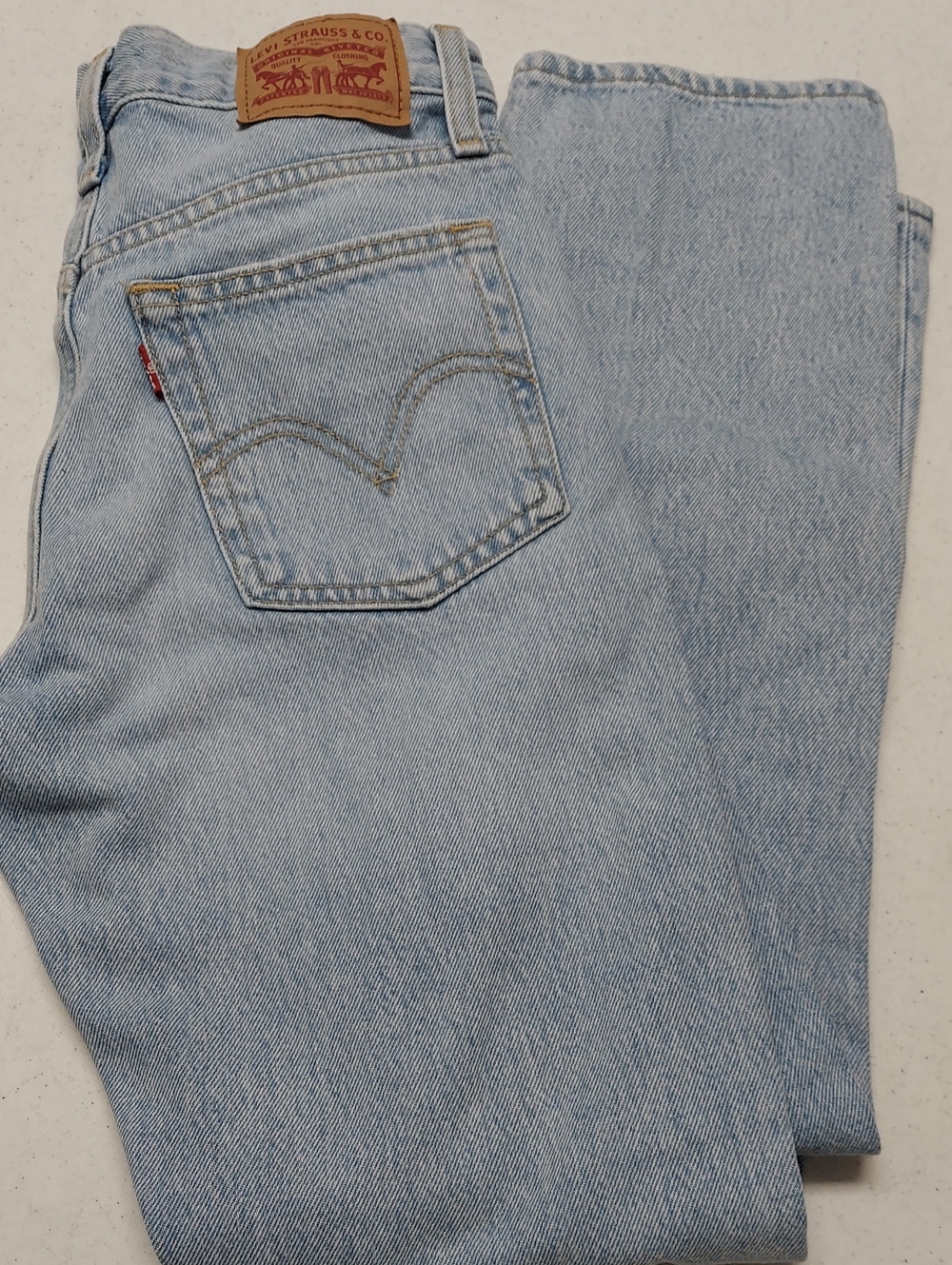 Levi's Wedgie Straight High Rise Jeans Light Wash Size 24